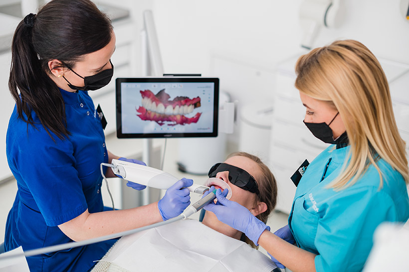 Digitale Zahnmedizin mit dem modernen prothetischen System von Dentsply Sirona CEREC CAD/CAM